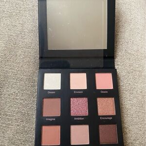 RealHer Dreams So Big Eyeshadow Pallette